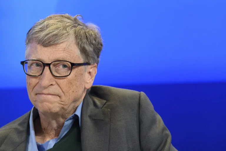 ¿Qué trabajos van a sobrevivir al avance de la inteligencia artificial? Esto opina Bill Gates